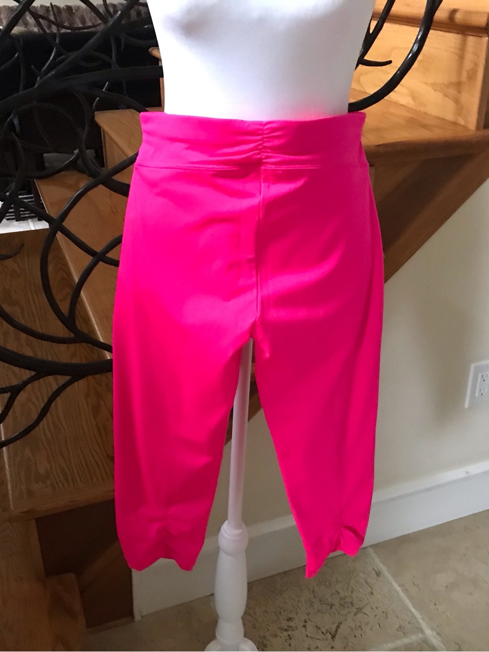 Calvin Klein Performance Bright Hot Pink Capri Leggings